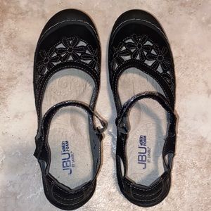 Woman’s Mary Jane shoes, Size 9